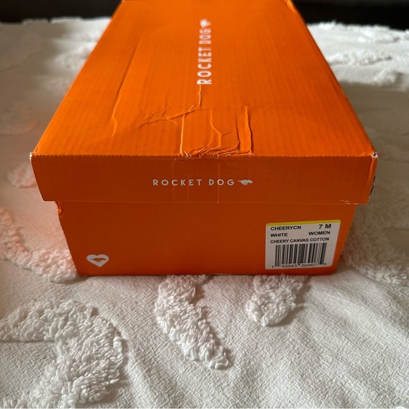 RocketDog Canvas Sneakers - 7M - Picture 6 of 6